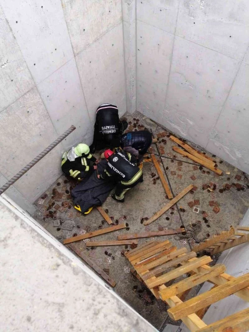 Su deposuna düşen işçi sedyeyle kurtarıldı
