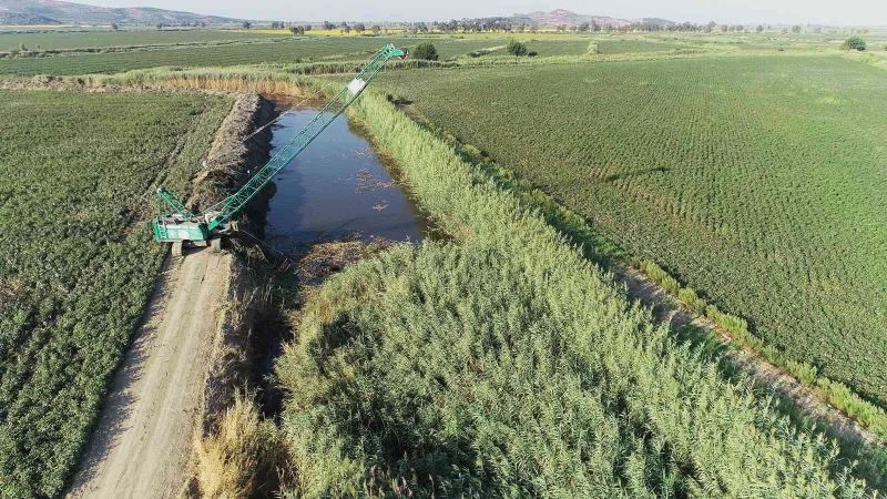 Tarım arazilerinin taşkınlardan korunması amacıyla Aydın’da kazı çalışmaları aralıksız devam ediyor

