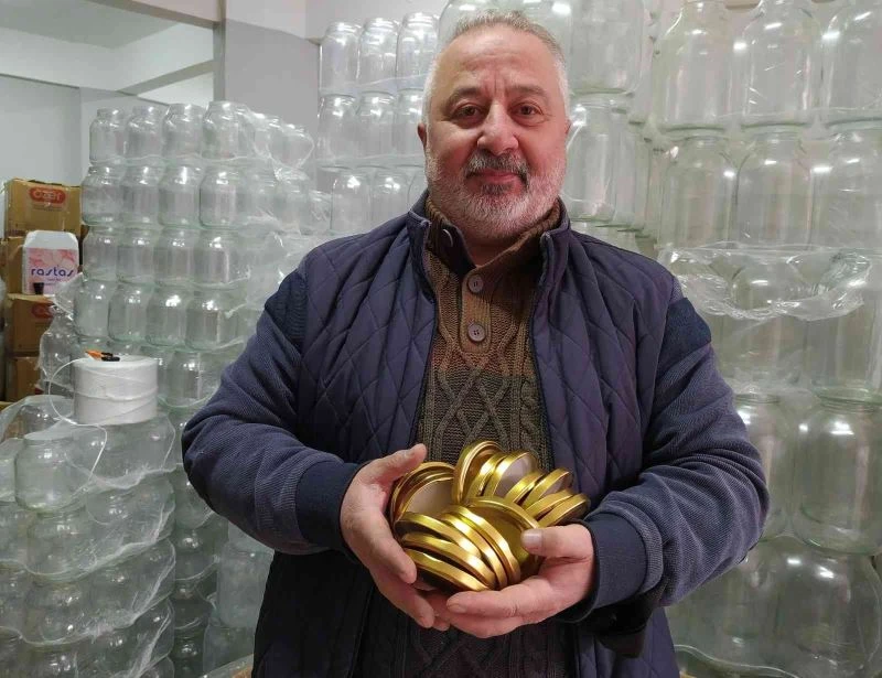 Bu sene ucuz olan kavanoz kapakları elde kaldı
