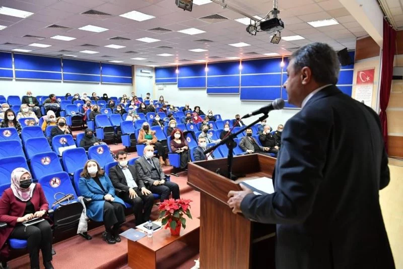 Vali Hasan Şıldak ’En İyi Narkotik Polisi Anne’lerle bir araya geldi
