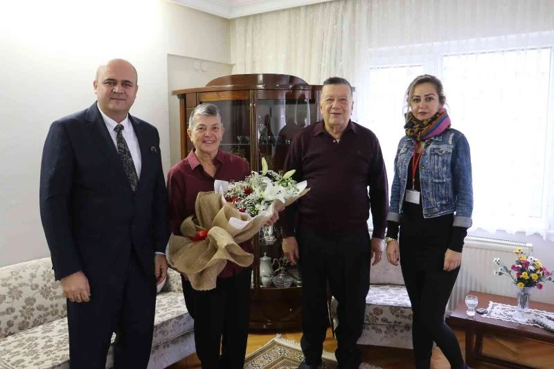 Safiye Öğretmen, Başkan Ergün’ün sürpriziyle duygulandı
