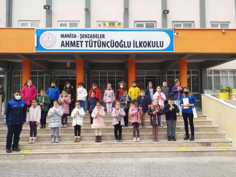 Başkan Ergün’ün duygu dolu mektupları öğretmenlere ulaştırıldı
