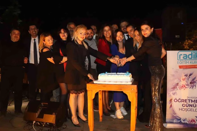 Radikal Eğitim Kurumlarında Öğretmenler Günü’ne özel kutlama
