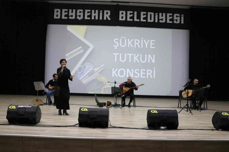 Sanatçı Şükriye Tutkun’dan öğretmenler için konser

