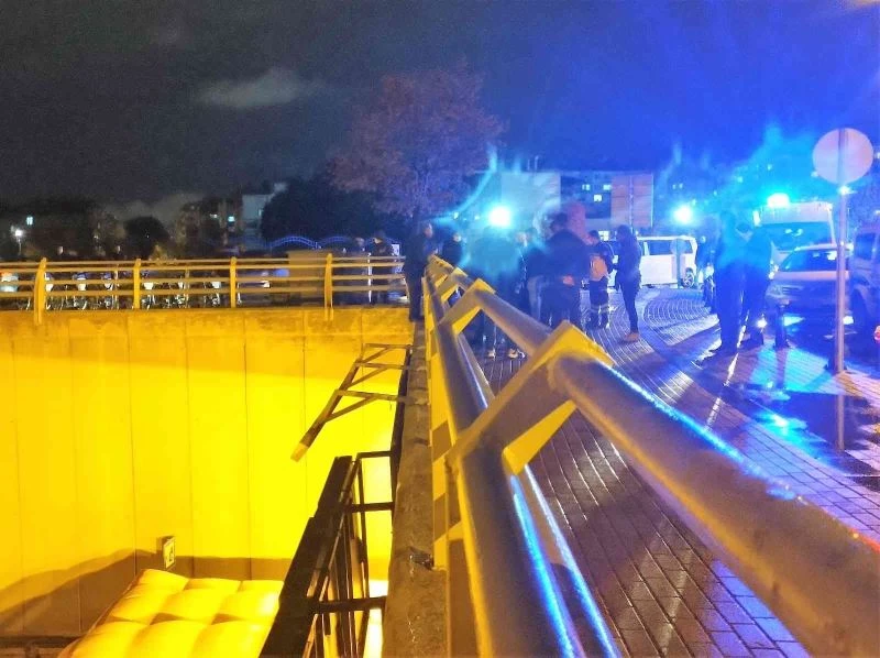 Eşine kızdı, alt geçitten atladı
