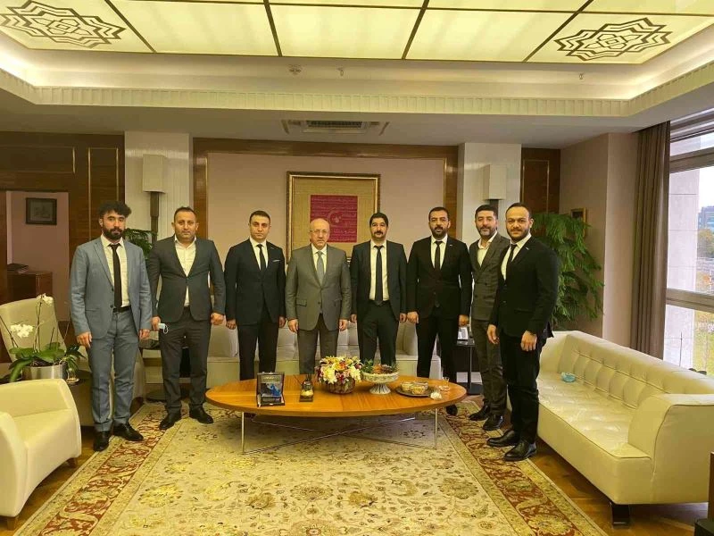 ASRİAD Van Şubesinden Ticaret Bakan Yardımcısı Uçarmak ile gazeteci Şahin’e ziyaret
