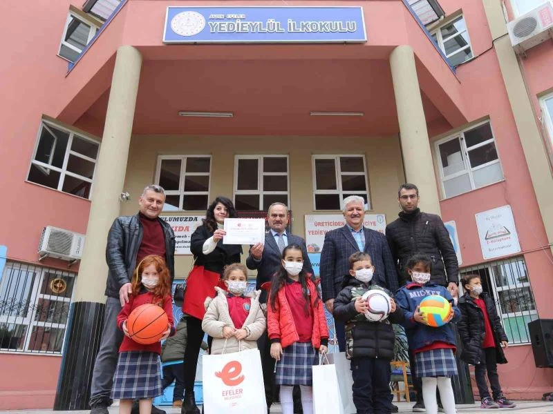 Çevreyi korudular, hediyeleri kazandılar
