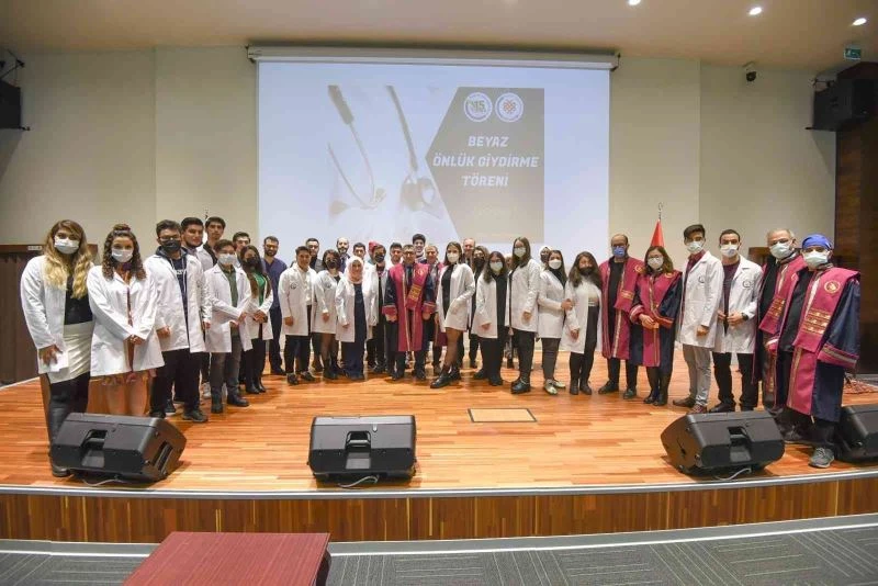 Beyaz önlükleriyle hayatlarını insan sağlığına adayacaklar
