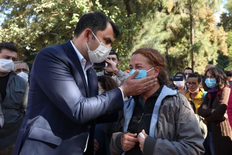 İzmir’de depremin yaraları sarılıyor: Bakan Kurum’dan törene davet
