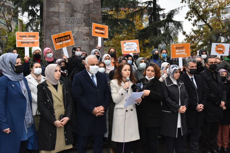AK Parti Trabzon İl Kadın Kolları Başkanı Sürmen: “Kadına yönelik şiddet sadece ülkemizde değil maalesef tüm dünyada bir sorundur”
