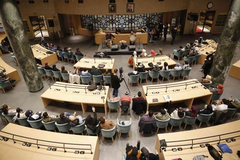 Sedat Anar ‘santur’ ile Başakşehirlileri mest etti
