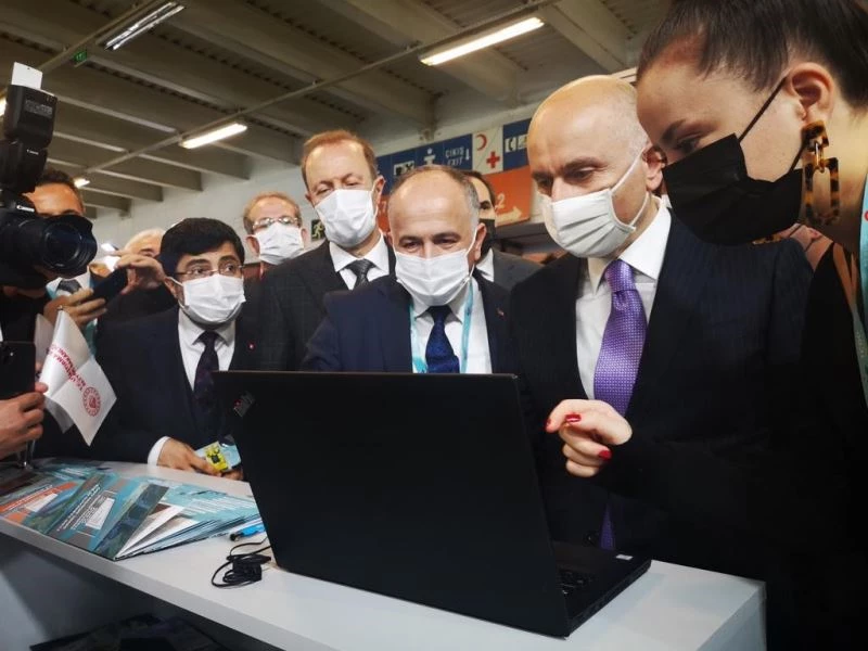 Bakan Karaismailoğlu, TCDD’nin Çözüm Merkezi’ni test etti
