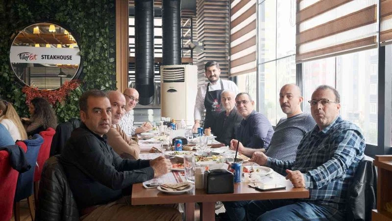 Fikret ustanın ilk öğretmenine çeyrek asırlık vefası
