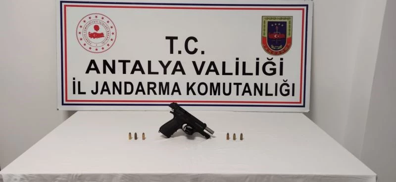 Havaya ateş açan şüpheli, devriye ekiplerini görüp kaçınca yakayı ele verdi
