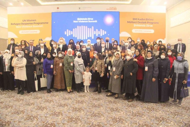 Türk ve mülteci kadınlar ’Şiddetsiz Zirve’de buluştu
