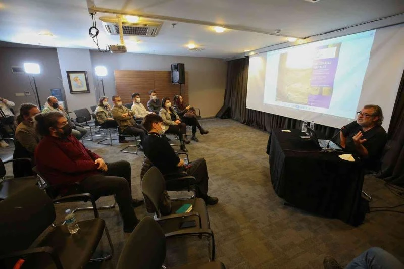 Anadolu arkeolojisinin fotoğraflarını hikâyeleriyle paylaştı
