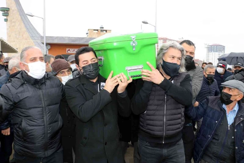 Ünlü sanatçının acı günü
