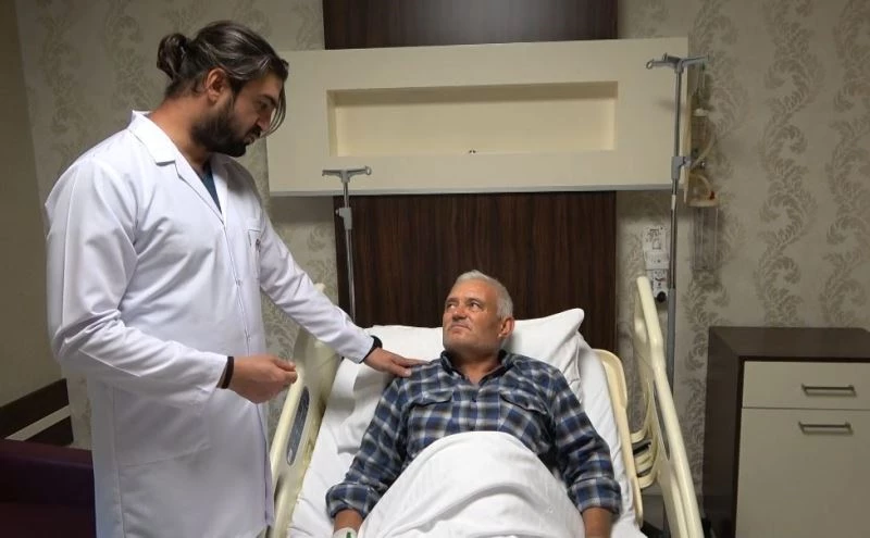 İdrarda kanama şikayetiyle gelen hastanın mesanesinde tümör olduğu saptandı
