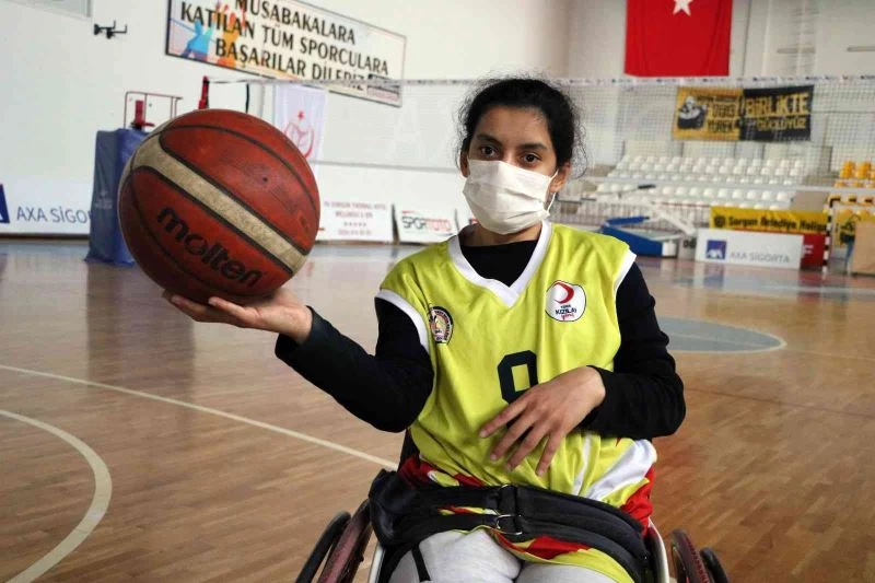 Çocukluk hayaline kavuştu, şimdiki hedefi milli takım
