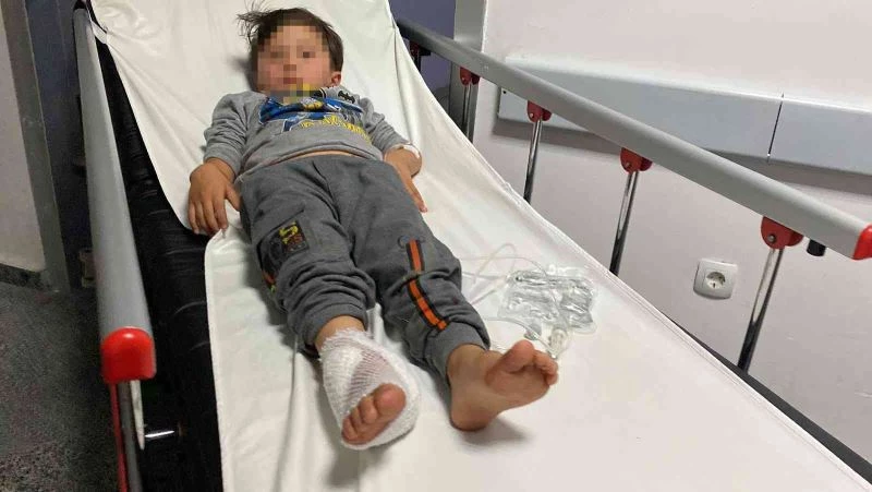 4 yaşındaki çocuk tabancayla ayağından vuruldu
