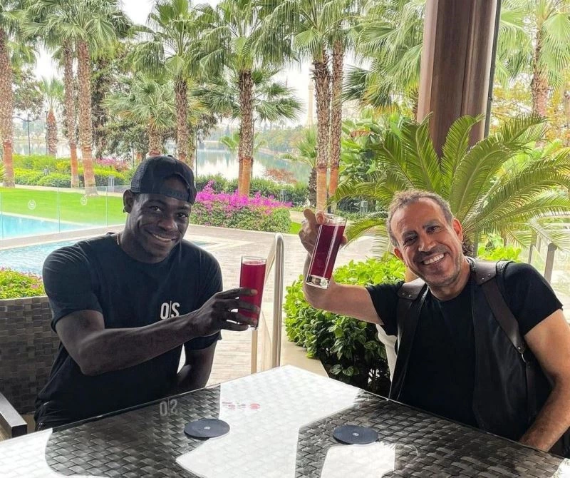 Mario Balotelli, Haluk Levent aracılığıyla 6 aileye yardım etti
