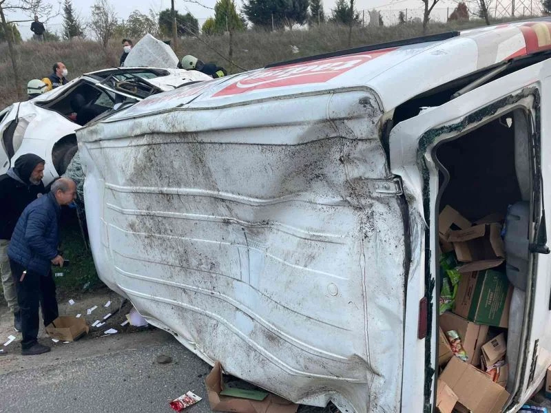 Uyuşturucu tacirleri kontrol noktasından kaçarken kaza yaptı
