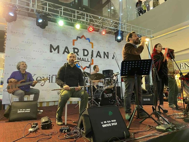 Mardin’in en büyük alışveriş merkezi Ezginin Günlüğü’nü ağırladı
