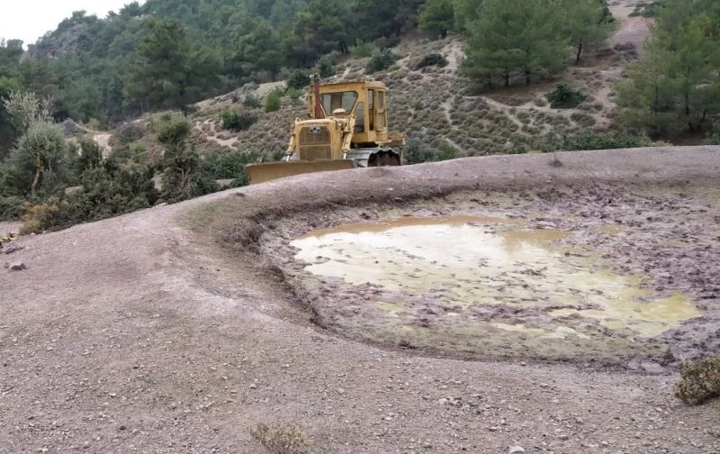 Çömlekçi’nin HİS göleti temizlendi
