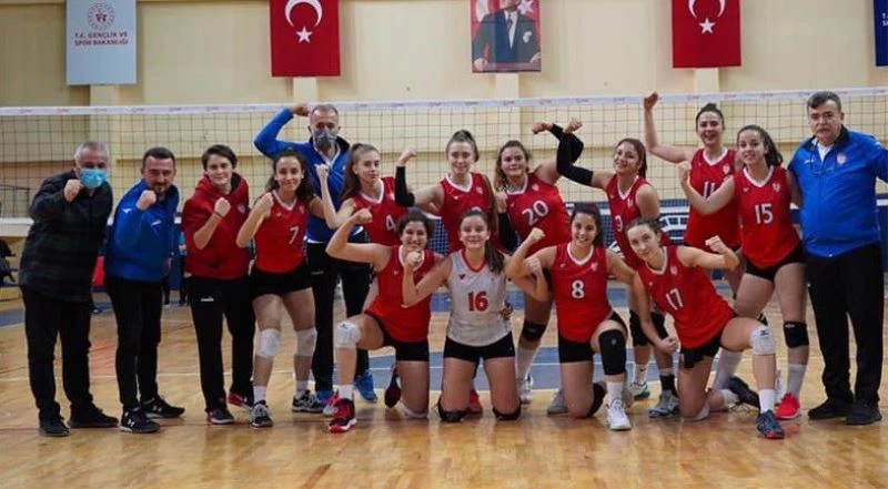 Filenin şimşekleri evinde ilk galibiyetini aldı
