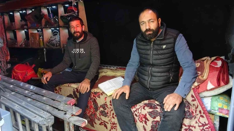 (Özel) Kiraya verdikleri kamyonu il il gezip arıyorlar
