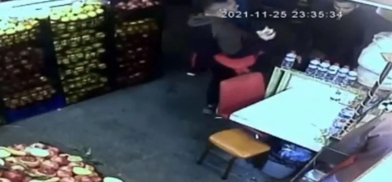 Fatih’te hırsızın rahat tavrı pes dedirtti
