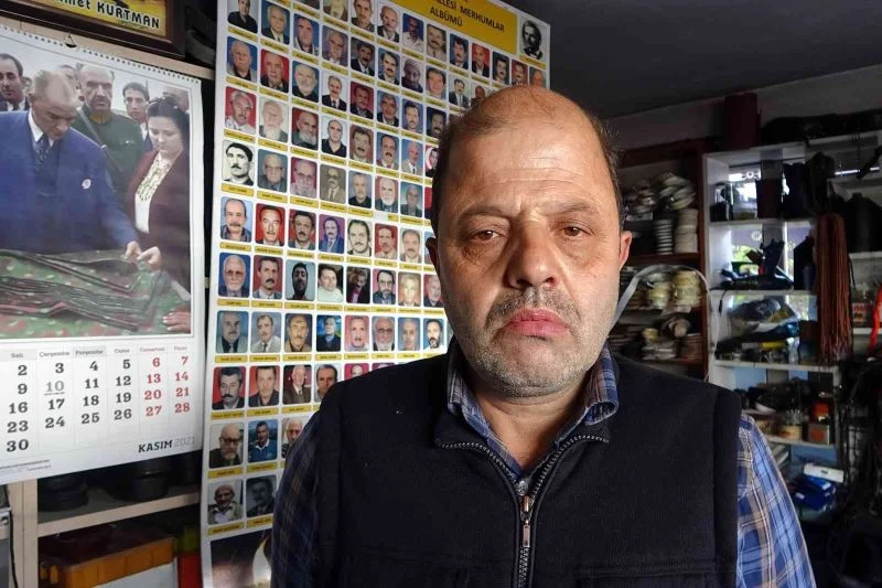 27 yıllık muhtar vefat eden sakinleri için fotoğraf albümü oluşturdu