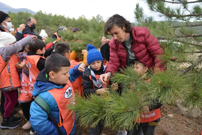 İlkokul öğrencileri tohumdan fidana uzanan süreci doğada öğrendiler
