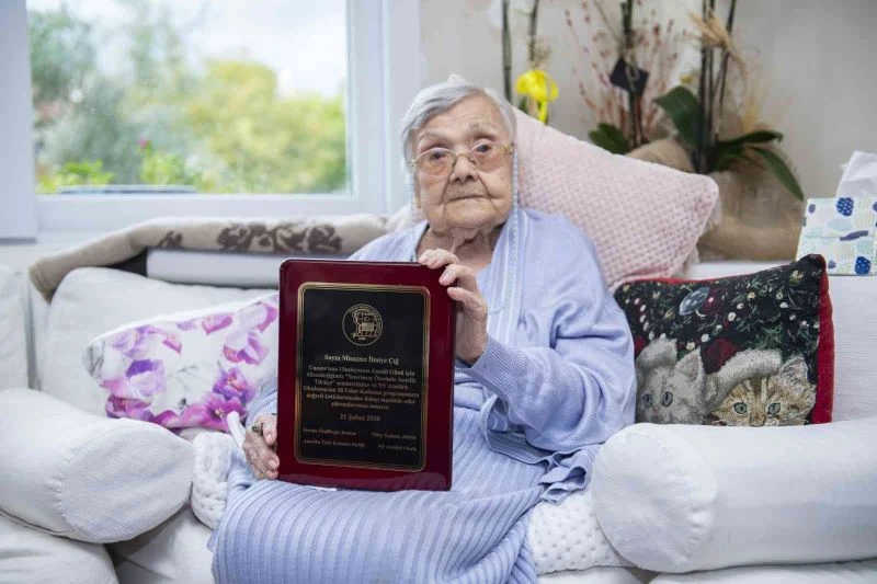 Muazzez İlmiye Çığ’a UNESCO’dan teşekkür plaketi
