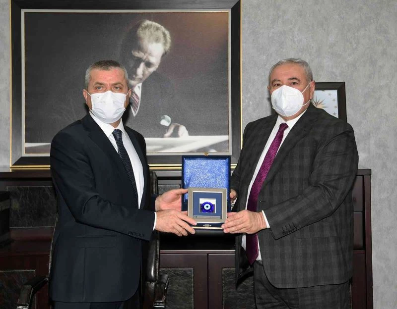 ATSO’dan Manavgat’a 13 tır ayni yardım
