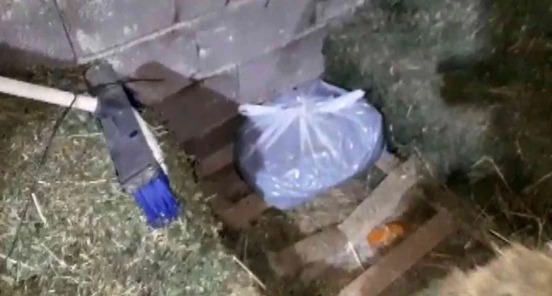 Saman altından su yürüttü, esrarı yürütemedi
