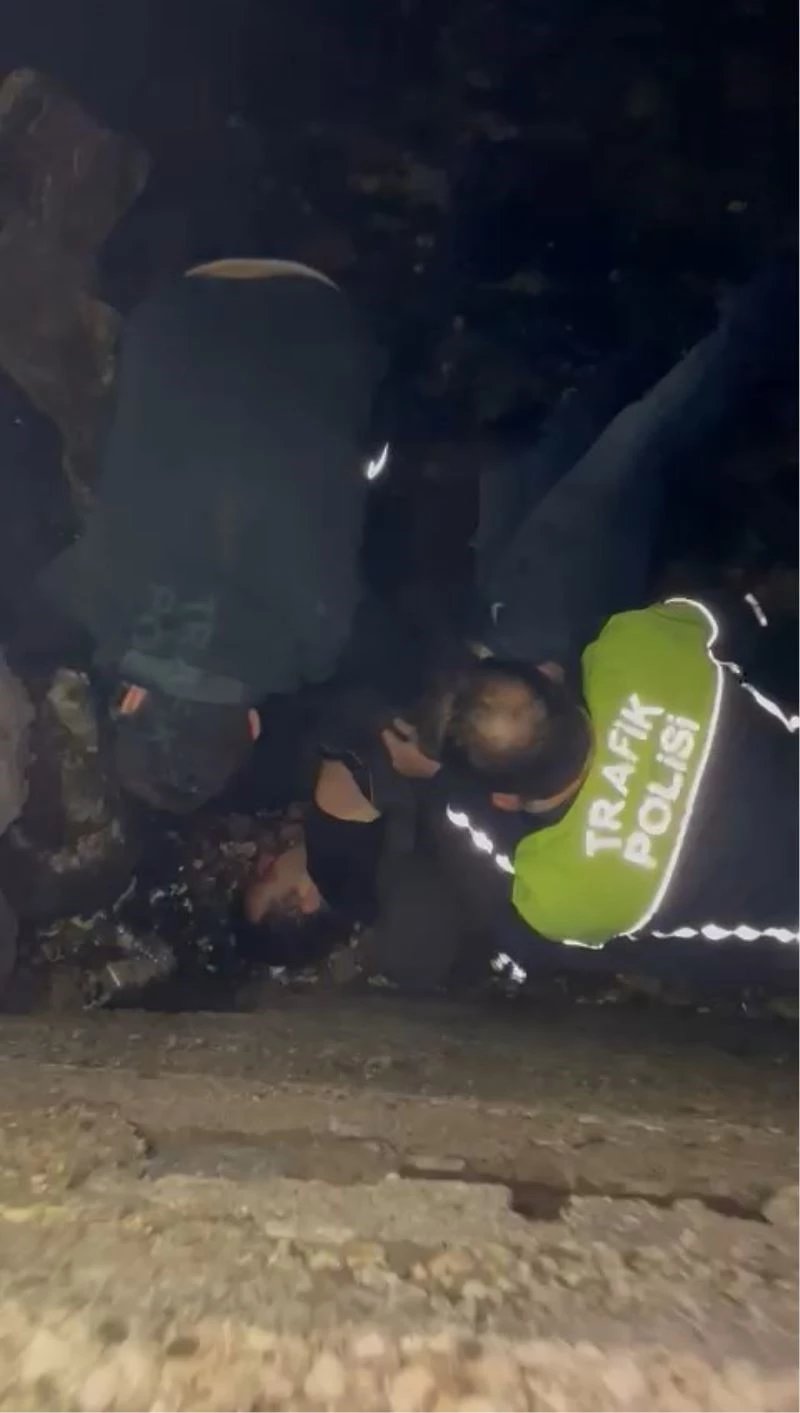 Dövdükleri kişiyi denize attılar, polis kurtardı
