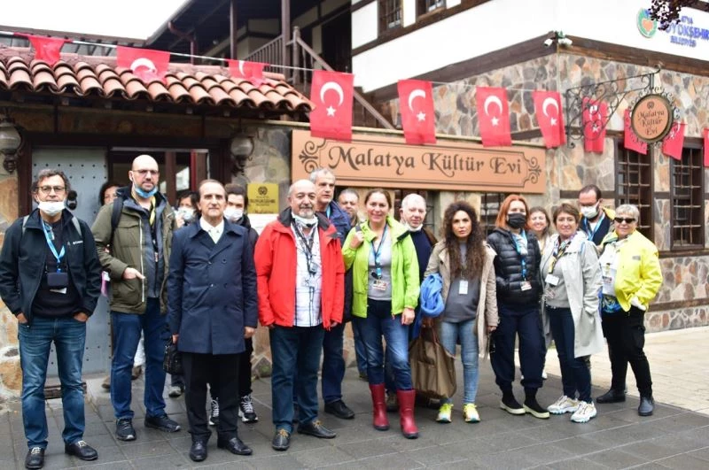 Turist rehberleri Malatya’nın tarihi mekanlarını gezdi

