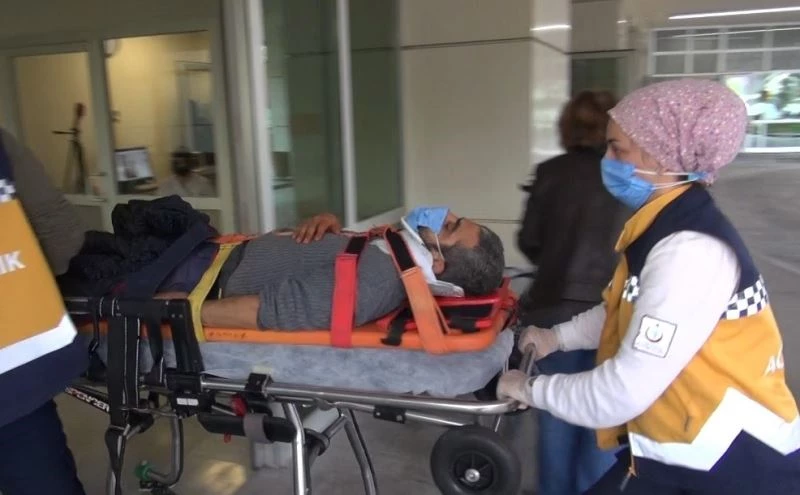 Beton dökümü sırasında 5 metre yükseklikten düştü
