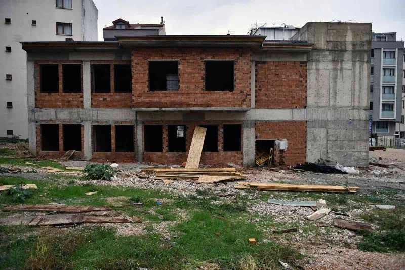 Elmasbahçeler hizmet binası yükseliyor
