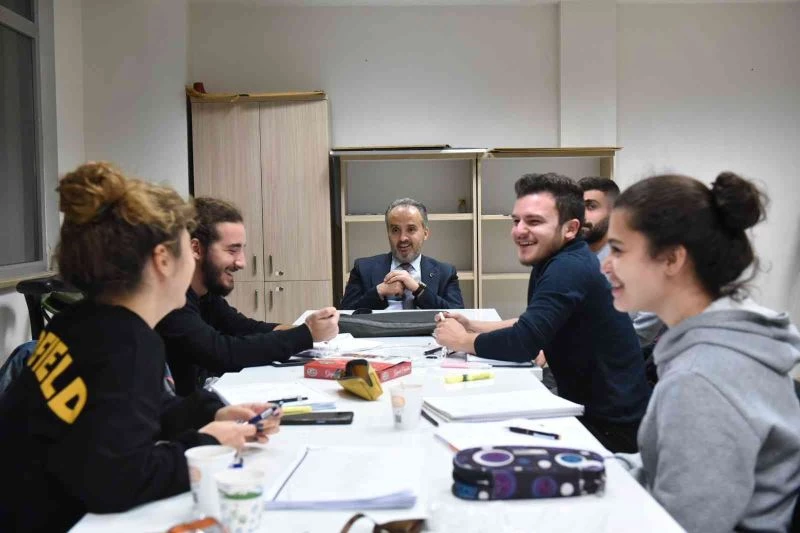 Gençler istedi, başkan süreyi uzattı
