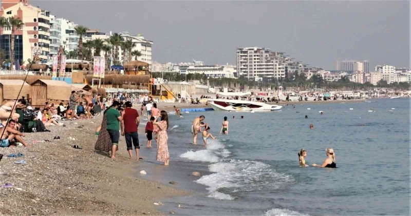 Antalya turizmde Akdeniz’e kıyısı olan rakiplerini geride bıraktı
