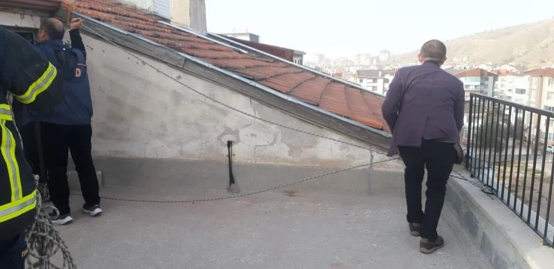 Rüzgar, güneş enerji panelini yerinden söktü
