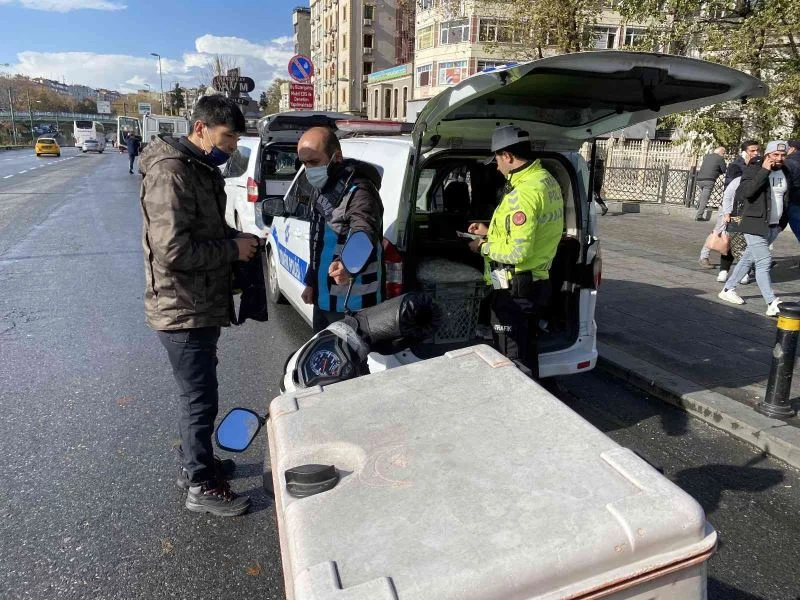 Yasağa rağmen trafiğe çıkan motosikletlilere ceza yağdı
