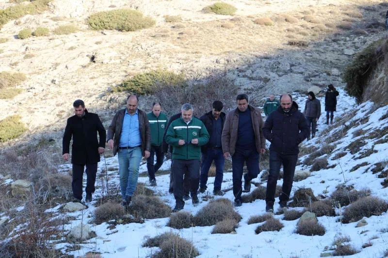 Yavuz, Pasinler Alvar Barajı aks yerinde incelemede bulundu
