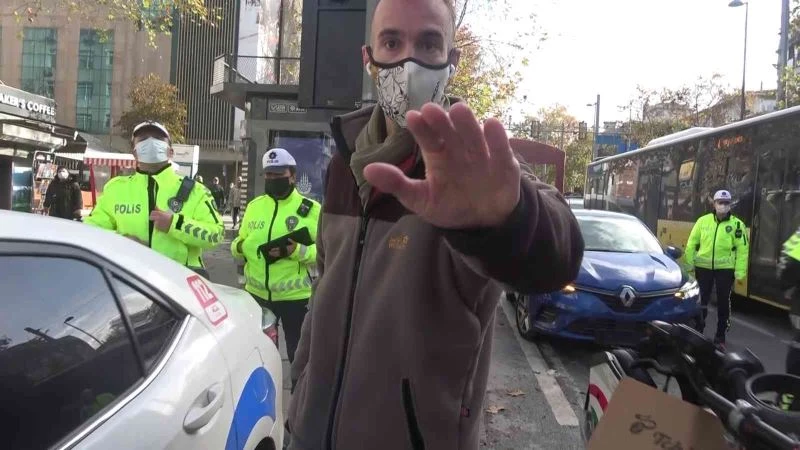 Kadıköy’de valilik kararını delen scooter sürücüsünden gazeteciye tepki
