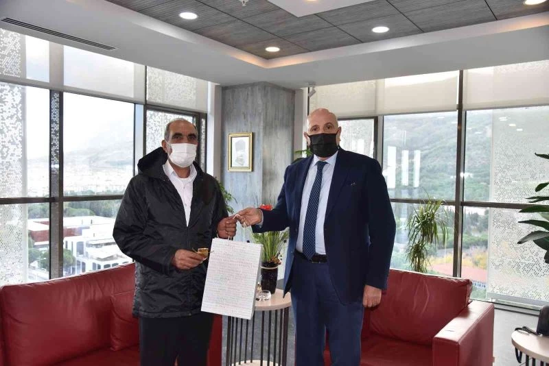 Personelin örnek davranışı ödüllendirildi
