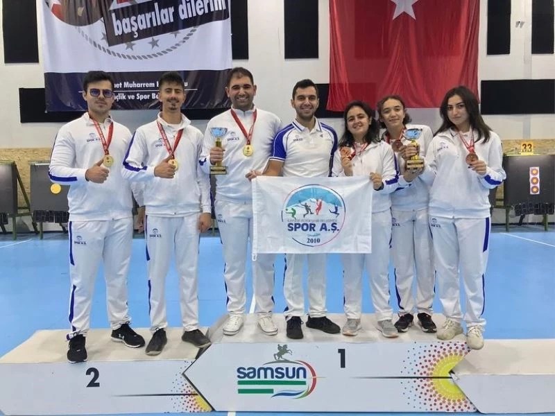 Kayserili okçular kente 12 madalya ve 3 kupa kazanarak döndü.