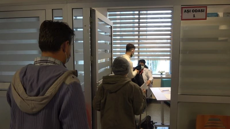 BioNTech aşısında 3. doz başladı
