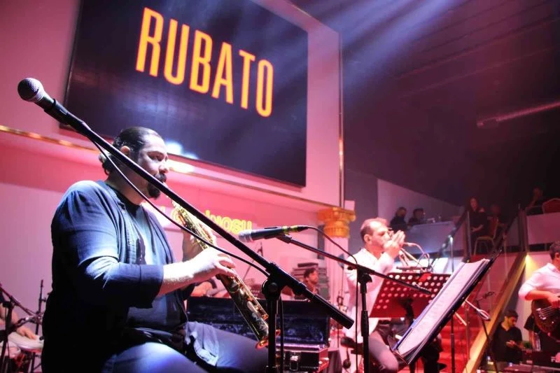 Kuşadası’nda Rubato rüzgarı esti
